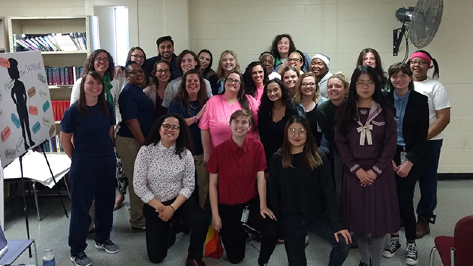Dr. Mary Thomas and students in her sp 19 Inside-Out class