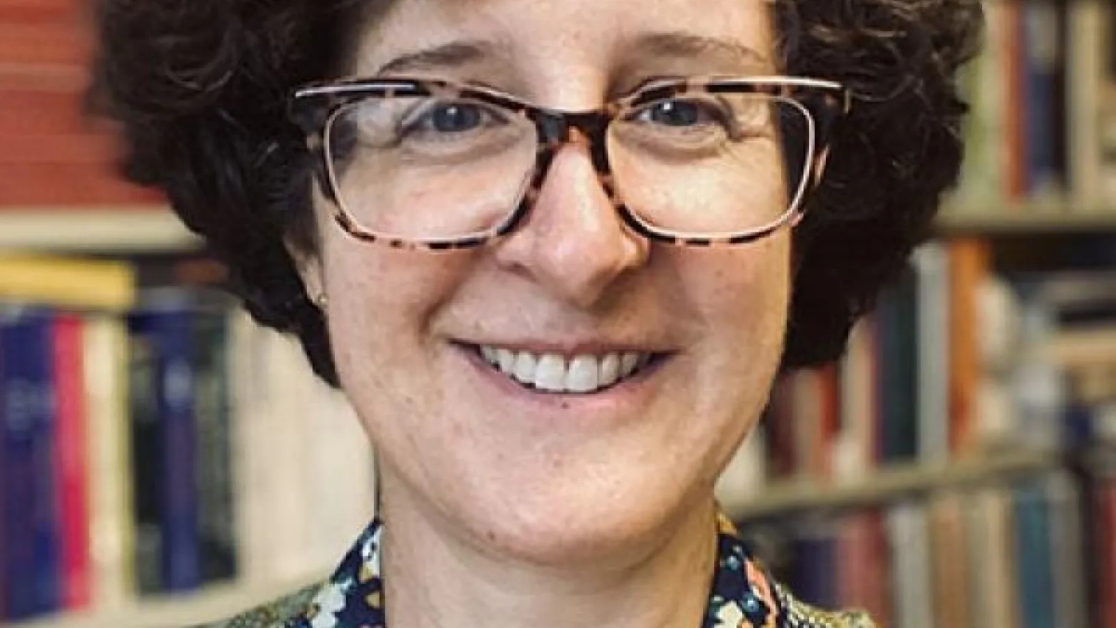 Amy Shuster headshot